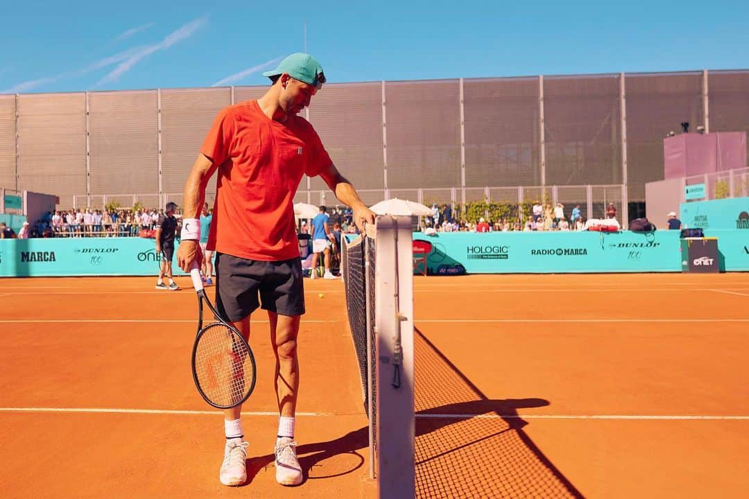 ATP World Tourさんのインスタグラム写真 - (ATP World TourInstagram)「Day 1 in Madrid but make it accidentally Wes Anderson🧍‍♂️  📸 @mutuamadridopen | #MMOPEN」4月27日 6時45分 - atptour