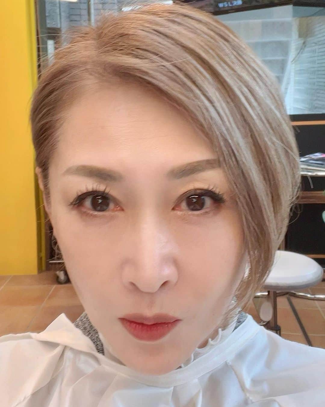 のインスタグラム：「髪切りました。」