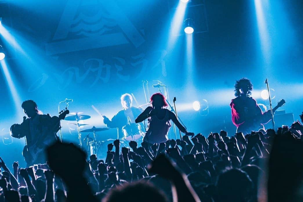 ハルカミライさんのインスタグラム写真 - (ハルカミライInstagram)「2023/04/23(sun)Zepp Nagoya ハルカミライ presents 「ヨーロー劇場2023 - FLOWER JOE -」  何故か1日目なのにみんなでしっかり朝まで打ち上げして、〆のラーメンまで食べました🍜 いい日でした！ メキ  Photo by @shot.row」4月26日 22時02分 - harukamirai_info