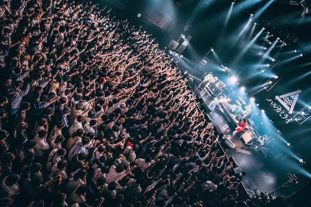 ハルカミライさんのインスタグラム写真 - (ハルカミライInstagram)「2023/04/23(sun)Zepp Nagoya ハルカミライ presents 「ヨーロー劇場2023 - FLOWER JOE -」  何故か1日目なのにみんなでしっかり朝まで打ち上げして、〆のラーメンまで食べました🍜 いい日でした！ メキ  Photo by @shot.row」4月26日 22時02分 - harukamirai_info