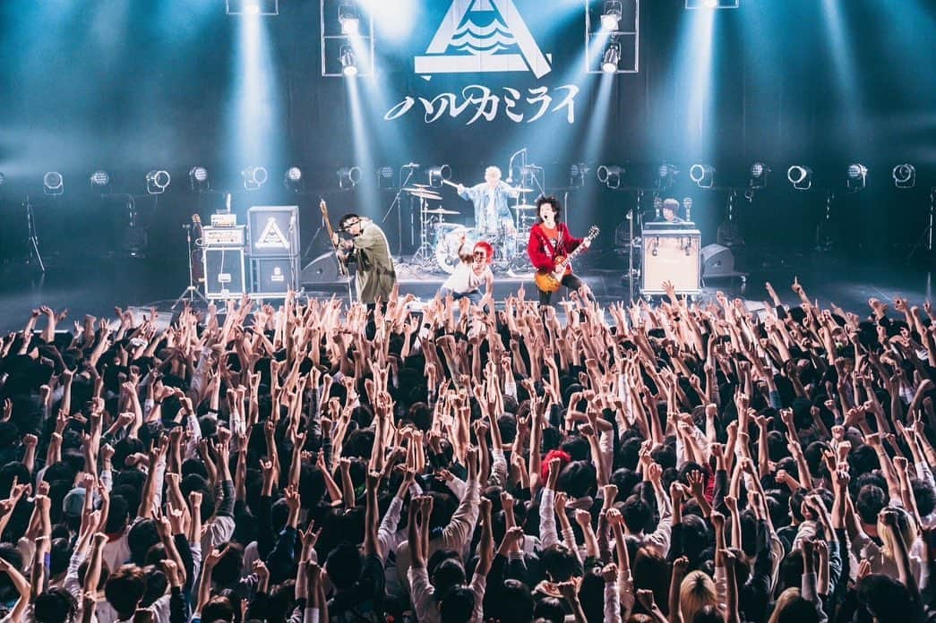 ハルカミライさんのインスタグラム写真 - (ハルカミライInstagram)「2023/04/23(sun)Zepp Nagoya ハルカミライ presents 「ヨーロー劇場2023 - FLOWER JOE -」  何故か1日目なのにみんなでしっかり朝まで打ち上げして、〆のラーメンまで食べました🍜 いい日でした！ メキ  Photo by @shot.row」4月26日 22時02分 - harukamirai_info