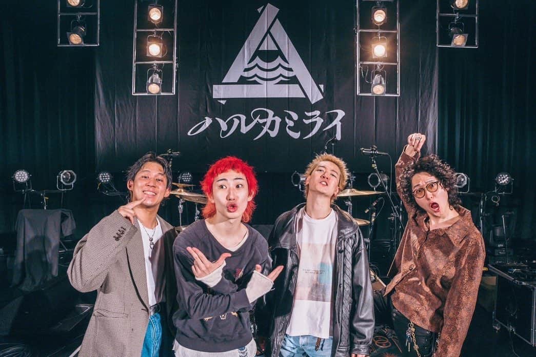 ハルカミライのインスタグラム：「2023/04/23(sun)Zepp Nagoya ハルカミライ presents 「ヨーロー劇場2023 - FLOWER JOE -」  何故か1日目なのにみんなでしっかり朝まで打ち上げして、〆のラーメンまで食べました🍜 いい日でした！ メキ  Photo by @shot.row」