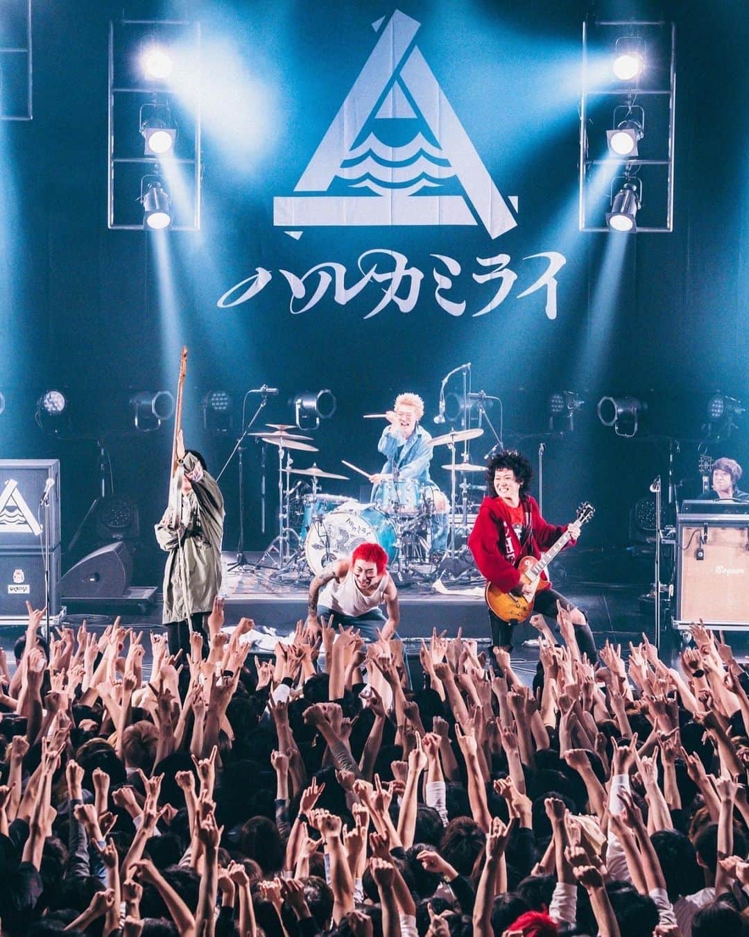 ハルカミライのインスタグラム：「2023/04/23(sun)Zepp Nagoya ハルカミライ presents 「ヨーロー劇場2023 - FLOWER JOE -」  Photo by @shot.row」