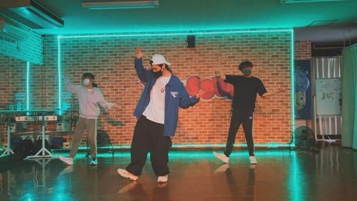 木下流声のインスタグラム：「🎧喜劇 / 星野源  #dance #choreography #喜劇 #星野源」