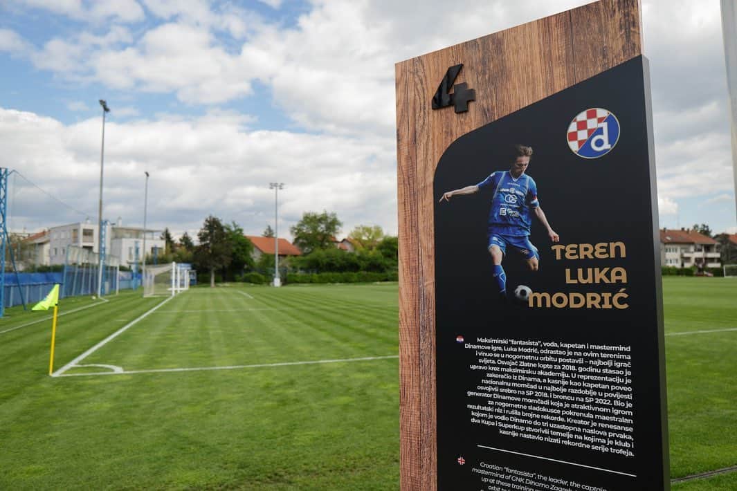 ルカ・モドリッチのインスタグラム：「Trening teren koji od danas nosi naziv “Luka Modrić” 💙  #dinamozagreb #zagreb #hrvatska #croatia #football 📸 Pixsell」