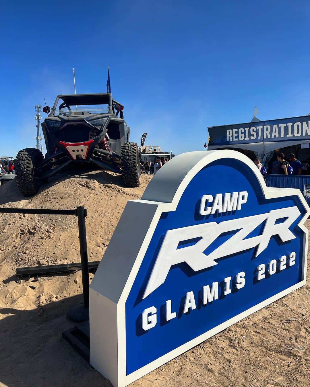 のインスタグラム：「Is it too early be planning #camprzr2023 ?? Who needs some dunes in their life? @polarisrzr @yokohamatire @optimabatteries」