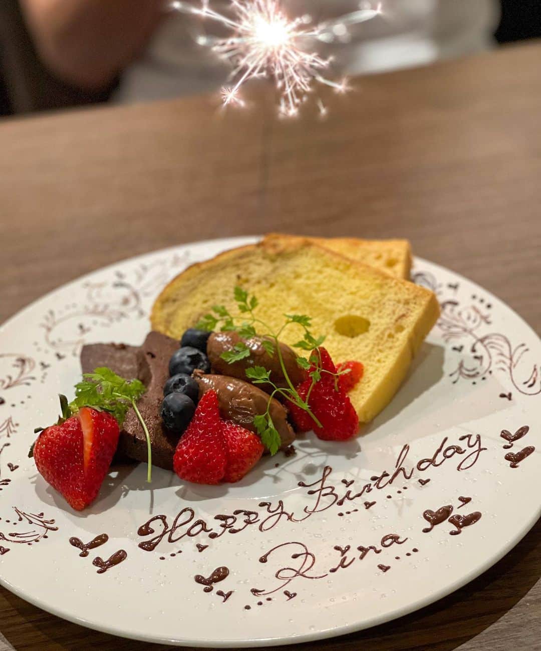 小泉里奈さんのインスタグラム写真 - (小泉里奈Instagram)「お誕生日の思い出♡ たくさんおめでとうって言ってもらえて幸せでした。 大切に思ってくれる人を私も大切にしたいです。  #誕生日 #誕生日サプライズ #誕生日会 #東京ディナー #誕生日祝い #誕生日ケーキ #バースデープレート #バースデーフォト #mybirthday #birthdaygirl #birthdaycake #birthdayparty #hbd #hbdtome #happyholidays #onthetable」4月26日 22時39分 - koizumi_rina