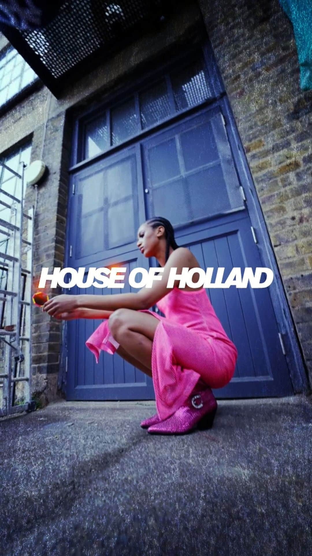 ハウスオブホランドのインスタグラム：「Hot girl summer just got even hotter☀🔥 Coming soon to www.houseofholland.co.uk   #houseofhalland #ss23 #newcollection #bolddesign」