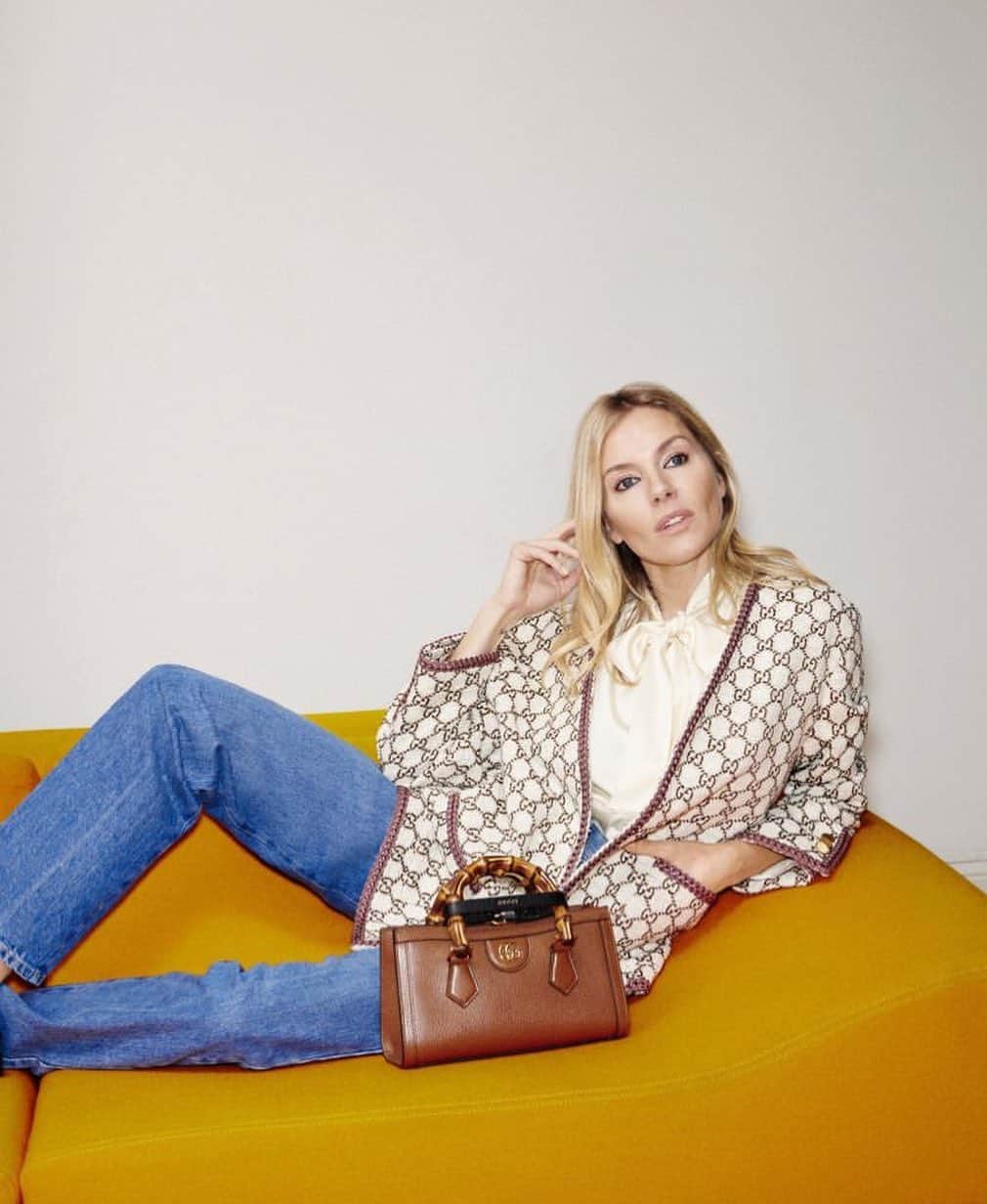 IMG Modelsさんのインスタグラム写真 - (IMG ModelsInstagram)「A Sitting with Sienna. 👜 #SiennaMiller (@siennathing) stars in @gucci’s #GucciDiana portfolio in the latest @voguemagazine. 📷 @larissahofmann #IMGmodels」4月26日 23時13分 - imgmodels