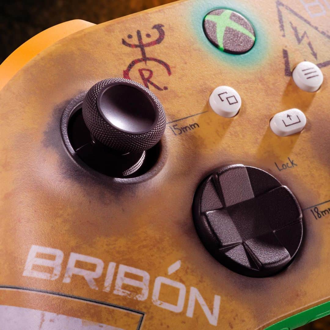 Xboxさんのインスタグラム写真 - (XboxInstagram)「When you’re slaying vampires, you’re gonna want the right controller for the job. Official Redfall limited edition controllers available now with Xbox Design Lab.」4月26日 23時14分 - xbox