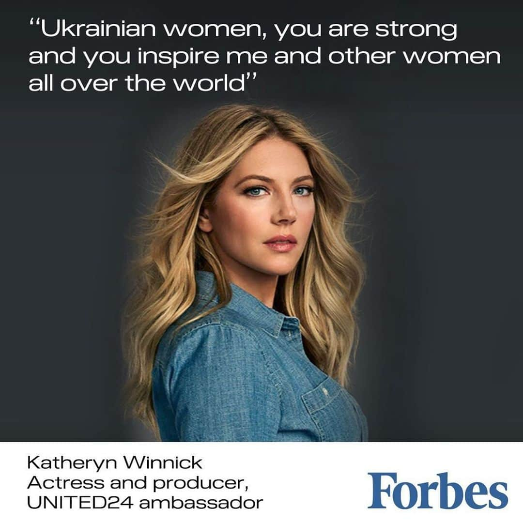 キャサリン・ウィニックのインスタグラム：「Ukrainian women are the real warriors.  Forbes article just released, where I give my own interpretation of the modern concept of female leadership.」