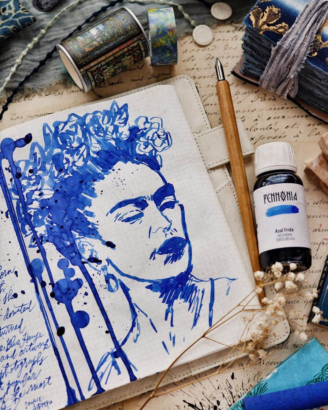 Catharine Mi-Sookさんのインスタグラム写真 - (Catharine Mi-SookInstagram)「Introducing one of my favorite inks to-date, Frida Azul by @pennonia.ink for @amarillostationery. A sumptuous cobalt blue inspired by the house where Frida Kahlo was birthed, where she grew up, the house that always remained home, the very place where she drew her last breath. It is infamously known as the Blue House, now formally Museo Frida Kahlo, located in the Colonia del Carmen of Coyoacán in Mexico City. After her death, Diego Rivera who was married to Frida, donated the house and everything within it to be a museum honoring her life and work. It is filled with Friday’s artwork as well as Diego’s and pieces they collected alongside personal relics and photographs strewn throughout each room. The outer walls of Frida’s home were painted a vibrant cobalt blue hence the name the Blue House, the inspiration behind Azul Frida, a richly beautiful ink that is an absolute dream to write and draw with. Available now at @amarillostationery!  My heartfelt thanks to @_erickgama_ of @amarillostationery for sending me a bottle of Azul Frida in advance to create with and celebrate this exciting release. He is one of the kindest souls whom I’ve had the gift to connect with here and his shop @amarillostationery is chalked full with unique and hard to find stationery goodies (including my favorite Kakimori nib and nib holder). Thank you so much again, Erick @amarillostationery and congratulations on the wonderful Azul Frida ink release!」4月26日 23時34分 - catharinemisook