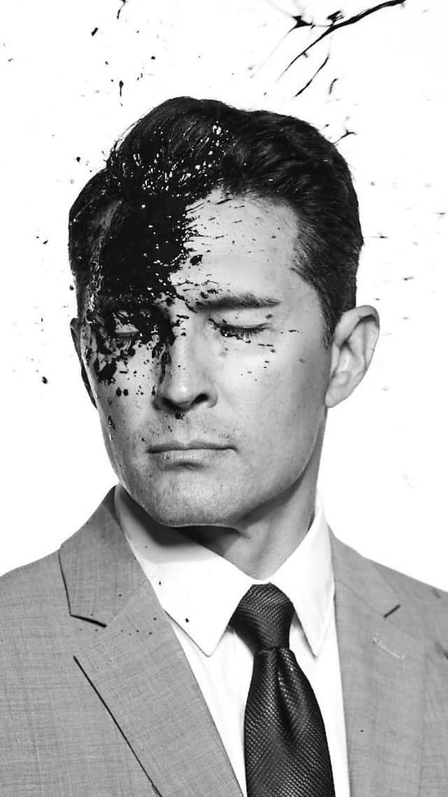 ベン・ワッツのインスタグラム：「New work ….. men’s skin care wiv @lumin.skin x @tabermaier @gestalt_brand_lab #motion #benwatts #scrapbooking @artdeptagencyla」