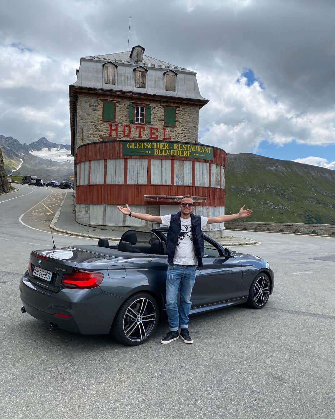 BMWさんのインスタグラム写真 - (BMWInstagram)「Journeys are only better with friends! 🗺️❤️   @todorov5 also known as our biggest fan has spent years documenting his journeys around the globe with his BMW by his side and his friends along for the ride 😎   Can you tell which location is up there as one of his favourites? 😌  📸: @myporscheadventures #BMWRepost   The 2018 BMW M2 Competition, the 2020 BMW X5 M Competition, the 2021 BMW 2 Series, the 2020 BMW X4 M Competition.   #THEM2 #THEX5M #THE2 #THEX4M」4月27日 0時00分 - bmw