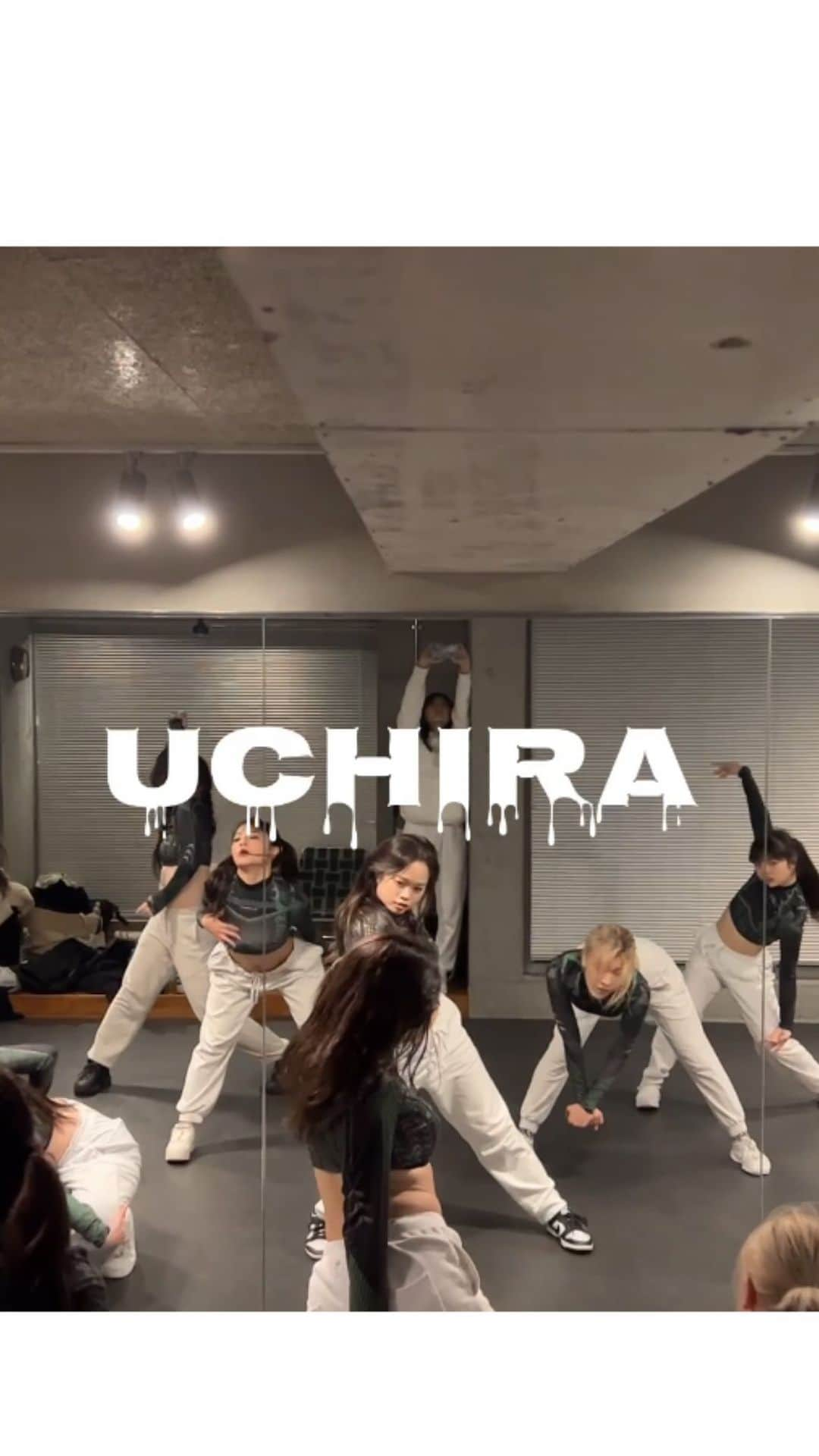 KoyamaRiko のインスタグラム：「Uchira💎💎 @reichi0118   Choreo @riko0429   🤍 @___haruka1017  @rinon722_sk  @so_.ra7  @xoxokise  @annaotsuki__  @rumi.dance  @marin__devichili  @mihotaku__  @_akihoogawa_」