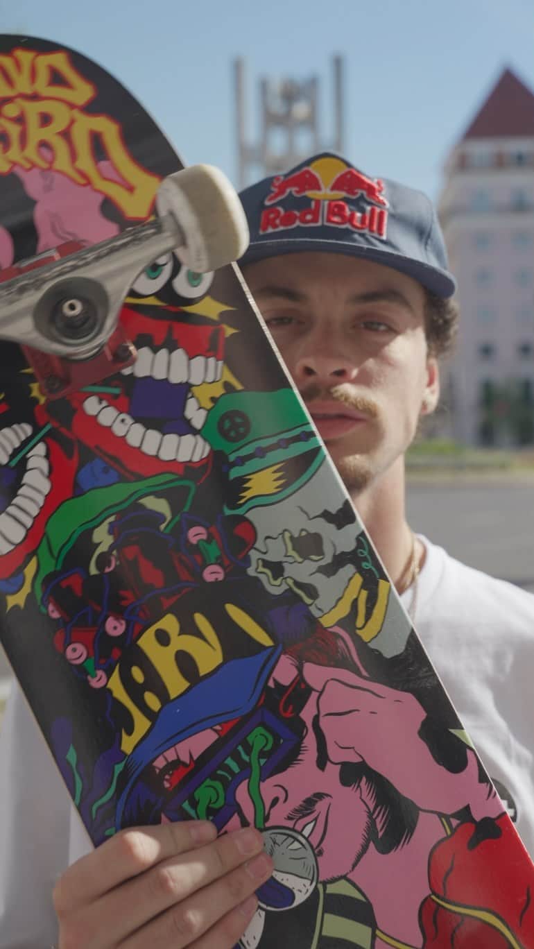 グスタボ・リベイロのインスタグラム：「Get your hands on @gustavoribeiro ’s @jartskateboards ‘One Off’ pro-model.   Two sizes available: - 8.0’’ low concave  - 8.375’’ low concave   Shop now at your local Skateshop or at jartskateboards.com   Film and edit @emidiosilva   #jart #jartskateboards #skate #skateboarding」