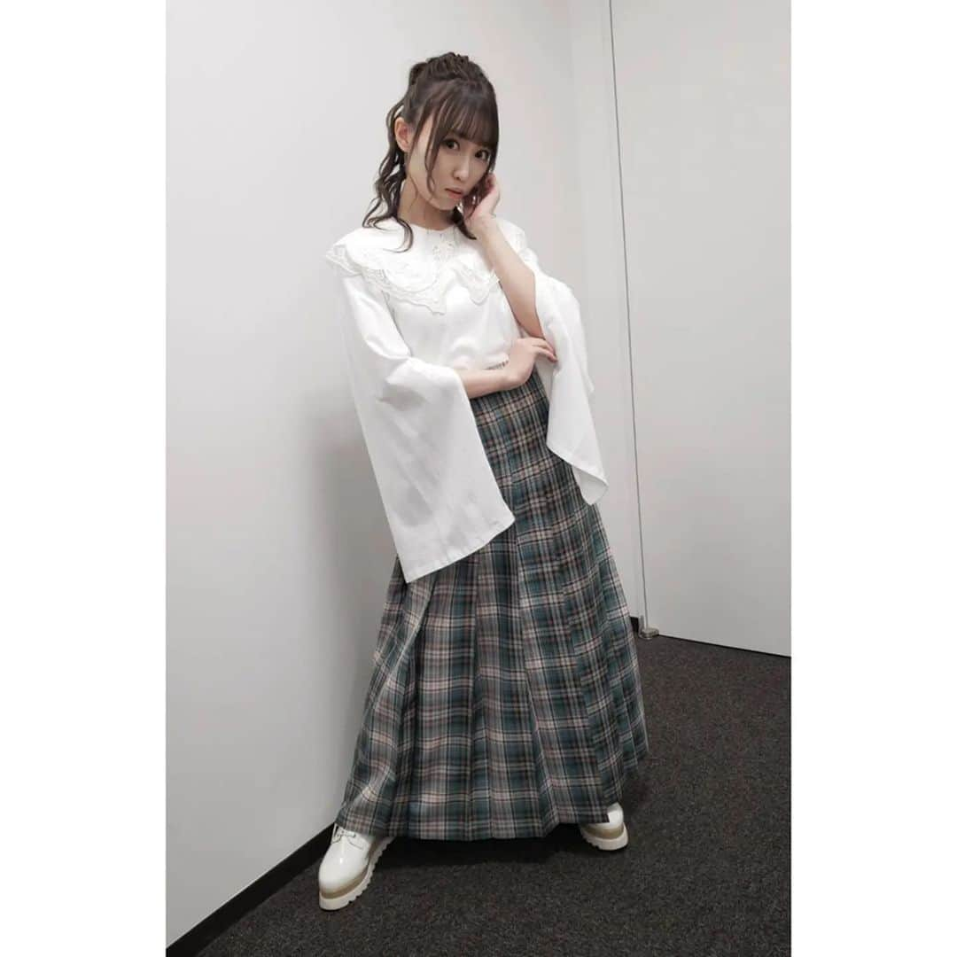 鈴木愛奈のインスタグラム：「#声優と夜あそび #上坂鈴木と夜あそび  今週もありがとうございました♪  衣装 @vannie_u @birthdayroom_official @libra.cue_official」