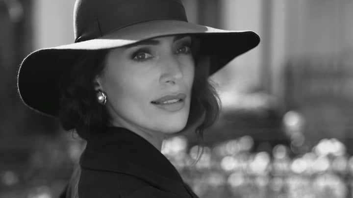 のインスタグラム：「Iconic Time Traveller: get inspired by the Borsalino premiere short-film entitled Tornando A Casa starring Italian actress Caterina Murino. A unique cinema graphic journey back to the Made in Alessandria Maison’s DNA to understand its early historic beginnings and where the magic happens.  Premiere the new Borsalino YouTube channel to watch the full film. Link in bio.  Actress: @caterina_murino_official Written: @giacomo9838  Directed by: @josephcardoofficial  Filmmaker: @solinunte_ Assistant: @carmine_sardaro / @michelesardano_  #fashionfilm #shortfilms #Borsalinofilm #Filmlover #Fedoralover #borsalinoworld #Borsalinohistory #Borsalinocinema #Italiancinema #Italianactress #hatlover #craftsmanshipmatters #sylematters #stylishaccessories #historyofhehat #eleganthistory #Alessandria #madeinitaly」