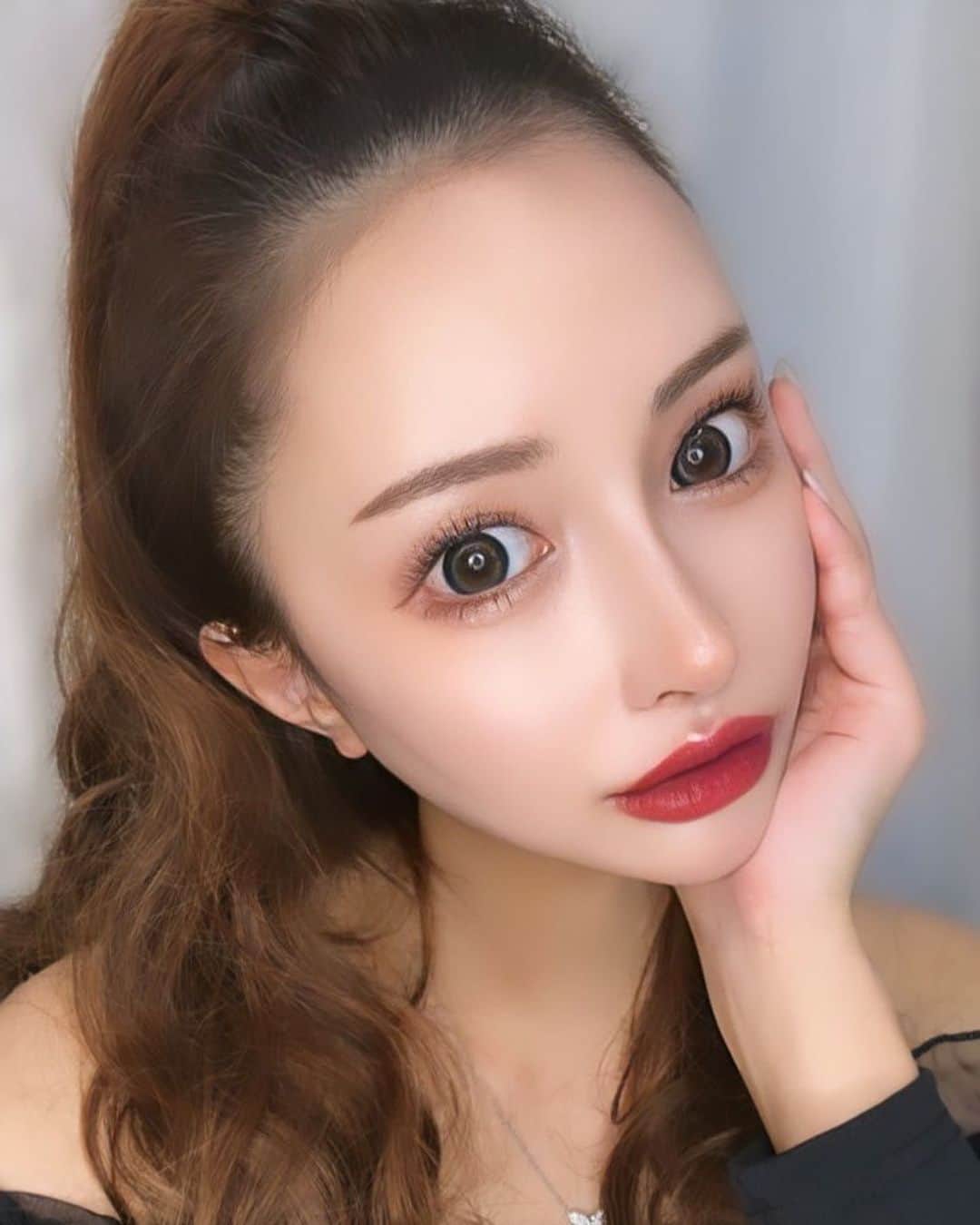 神咲 麻央 / まおちゃるのインスタグラム：「韓国の @gogo_artmake で リップアートメイクしてきた💄💕 店員さん日本語ペラペラ✨ 痛くならないように麻酔クリーム何度も塗り直してくれて 丁寧にデザインしてくれました️🩵 めっっちゃきれいすぎない！？🥹💕💕 お母さんも眉毛アートメイクしてもらって2人とも大満足🥰 2人同時に施術できるのもよかった🙏🏻✨✨ ぜひ友達と一緒に行ってみてー❤️ . #artmake #korea #seoul #アートメイク #韓国 #ソウル #韓国旅行 #韓国女子旅 #美容 #渡韓 #渡韓記録 #셀카」