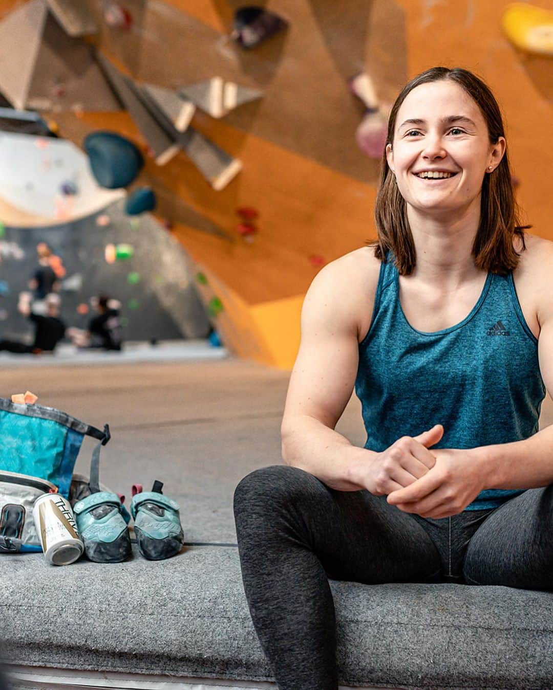 クロエ・コリエーさんのインスタグラム写真 - (クロエ・コリエーInstagram)「Say hi to the biggest biceps in climbing. 💪🏼  Meet Chloé Caulier.  🇧🇪 10x Belgian Champion (!) 🇪🇺 Vice European Champion 🍻 And now official Thrive Athlete  We're very excited to have her join the team. Because, who knows what she would have done to us if she didn't like Thrive. 👊🏼  In all seriousness, one of the nicest people around.  Her main goal?  Paris Olympics 2024.  And we're pretty proud to support her all the way.  #gothrive #beer #bouldering #olympics #recovery #changethegame」4月27日 0時18分 - chloe_caulier