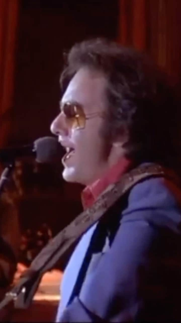 ニール・ダイアモンドのインスタグラム：「#OTD in 1978 “The Last Waltz” premiered, featuring Neil performing ‘Dry Your Eyes’ 🎬 ~Team Neil #TheLastWaltz #DryYourEyes #NeilDiamond」