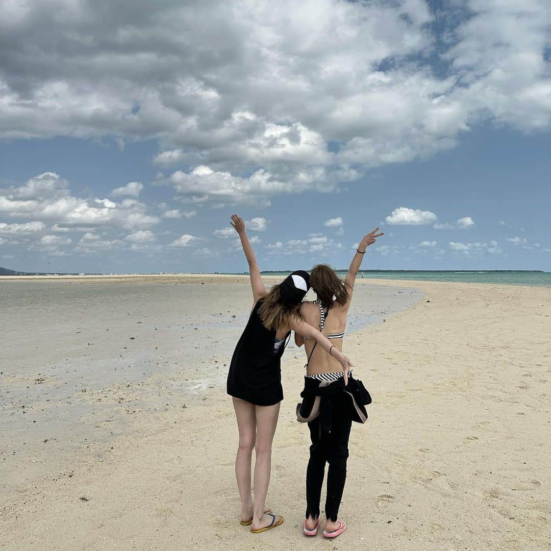 KimuraYuukaさんのインスタグラム写真 - (KimuraYuukaInstagram)「海ってどんな時でも 元気をくれるところやと思う🌊 海行くために何事も頑張ろって思えるし優花の癒やしの場所🤭💙  今年はいっぱい泳ぎに行けたらいいな🐟  #海好き女子」4月27日 0時37分 - kimxxyuka