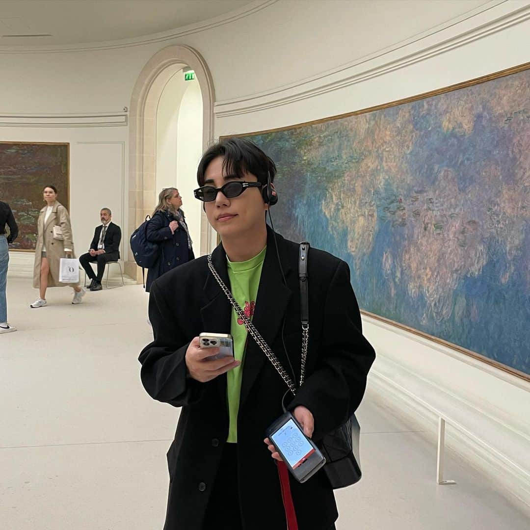 のインスタグラム：「행복을 찾아서 ✨」