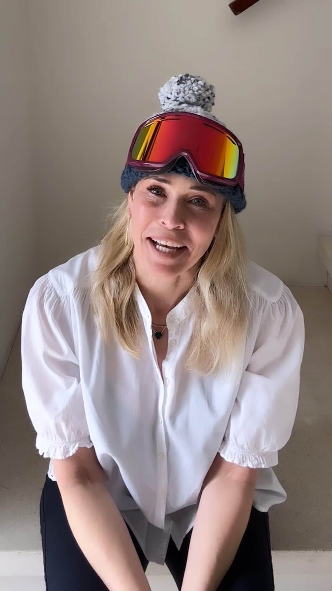 のインスタグラム：「Bring out those earmuffs.」