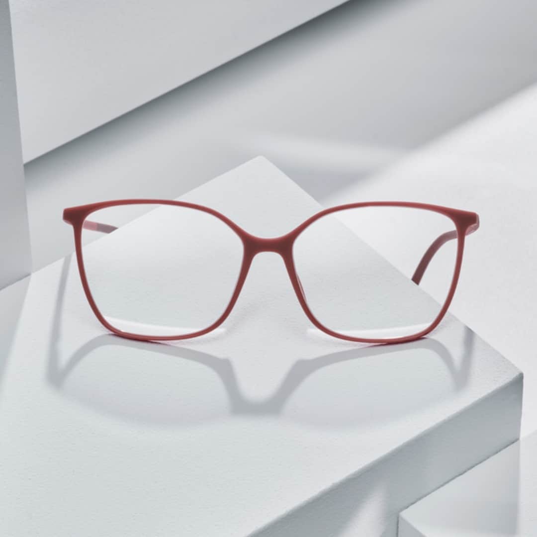 シルエットのインスタグラム：「Absorb the details of Pure Wave. With color options inspired by textiles, the Collection offers an exceptional aesthetic experience.   #silhouetteeyewear #empoweredbylightness #purewave」