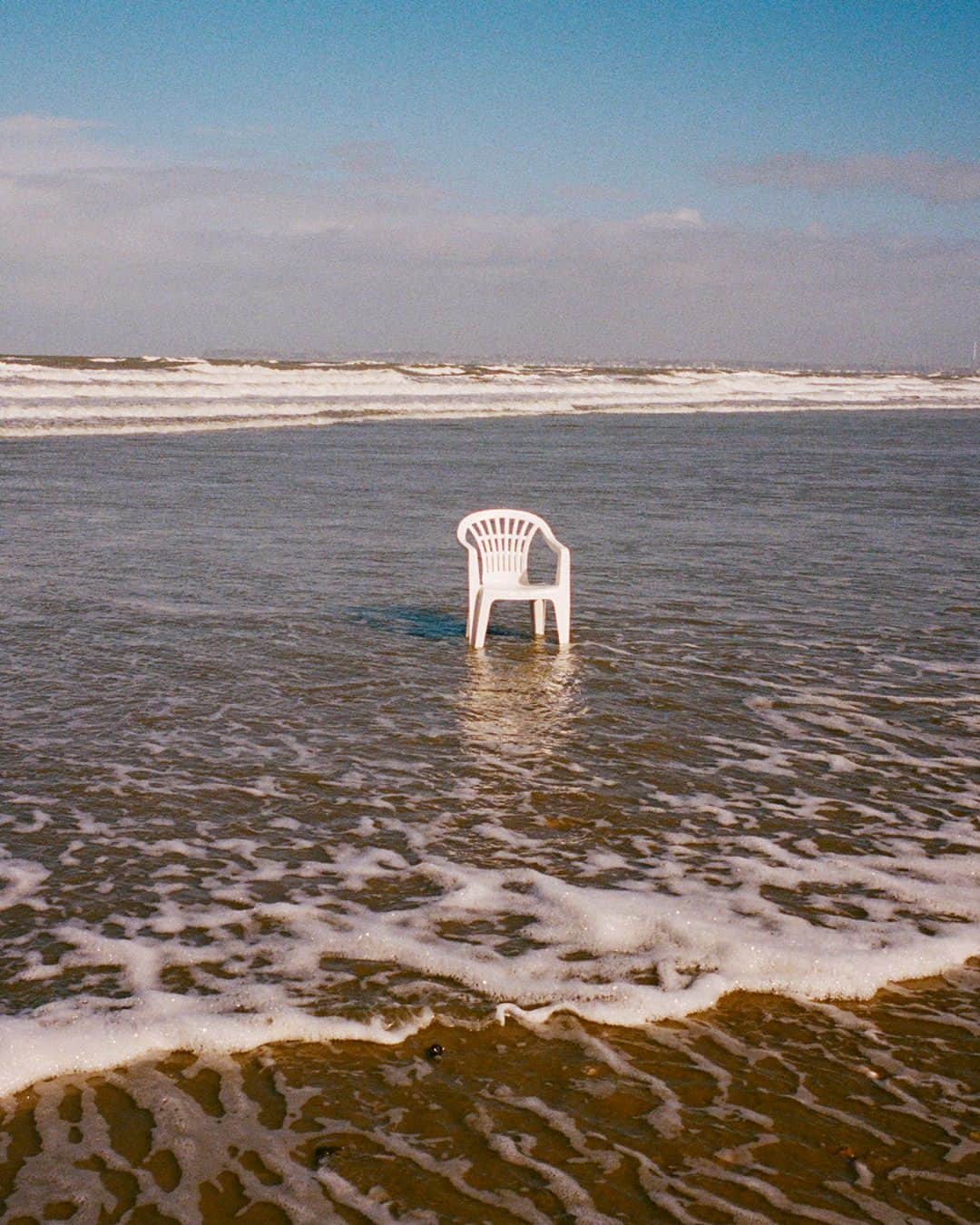 クローディピエルロさんのインスタグラム写真 - (クローディピエルロInstagram)「🎶 “Singing to an ocean, I can hear the ocean's roar...” ⁣ ⁣ Photographer: @arthur_delloye ⁣ Production: @itsvproductions ⁣ ⁣ #ClaudiePierlot #Claudies #ClaudiesTourDeFrance」4月27日 1時00分 - claudiepierlot