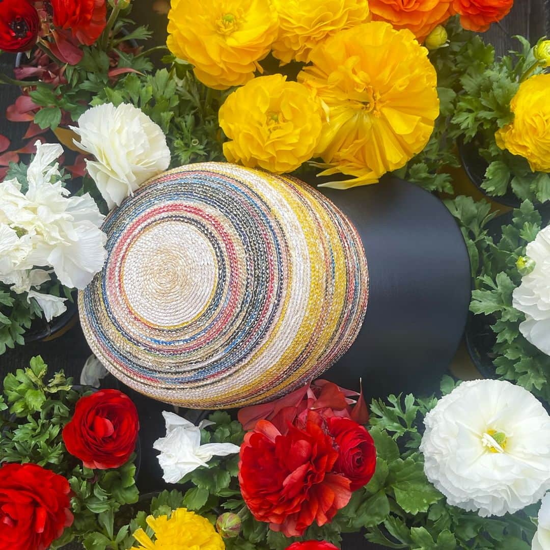 レナード プランクさんのインスタグラム写真 - (レナード プランクInstagram)「Raw materials shaped in a new style. Express your colorful inner with Reinhard Plank.  Shop at reinhardplank.it  #reinhardplank #hatmaker #spring2022」4月27日 1時00分 - reinhardplank_hats
