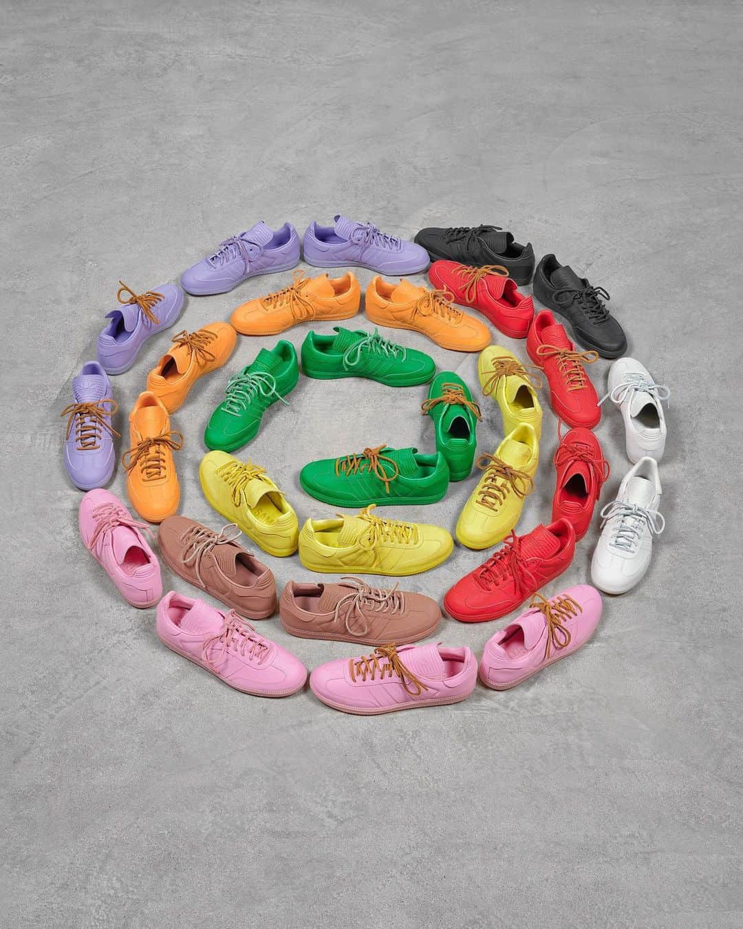 adidas Originalsのインスタグラム：「Introducing @humanrace Samba Colors by @pharrell.  Spanning across a spectrum of colorways, this collection was born out of Pharrell’s desire to celebrate the craftsmanship and heritage of the iconic Samba while instilling his appreciation for high-quality materials and color into every detail.   The first release features the Red, Pink, Yellow, Orange, and Lilac colorways. The Charcoal, White, and Terracotta colorways to be released at a later date.   Pre-launching exclusively for Pharrell’s Virginia Beach community at @somethinginthewater and globally May 6th via the CONFIRMED app, Humanrace.com, Extra Butter New York (LES) and Offspring London.    Head to CONFIRMED to learn more – link in bio.   #adidasPharrellWilliams」