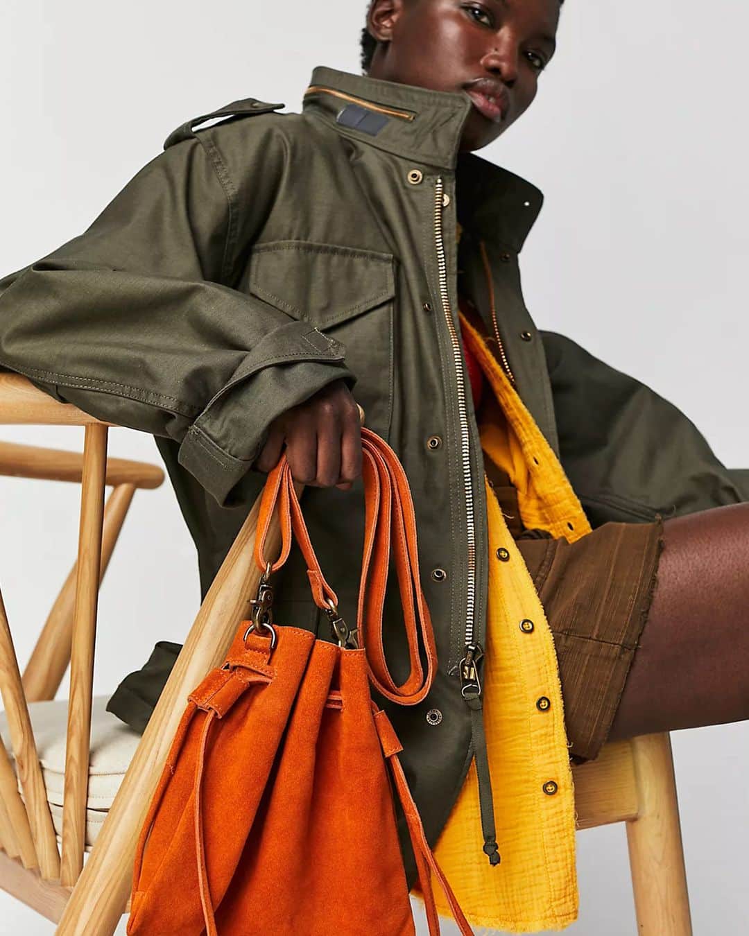 freepeopleのインスタグラム：「Made to carry the essentials, loved for the silhouette. Link in bio.」