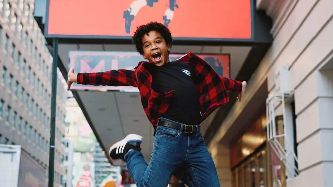 マイケル・ジャクソンのインスタグラム：「Bane Griffith, a ten-year-old dancer, singer and actor from Houston, Texas, makes his Broadway debut as “Little Michael” in MJ the Musical. Hit the link in stories to get your tickets now for Broadway performances through January 7, 2024.」