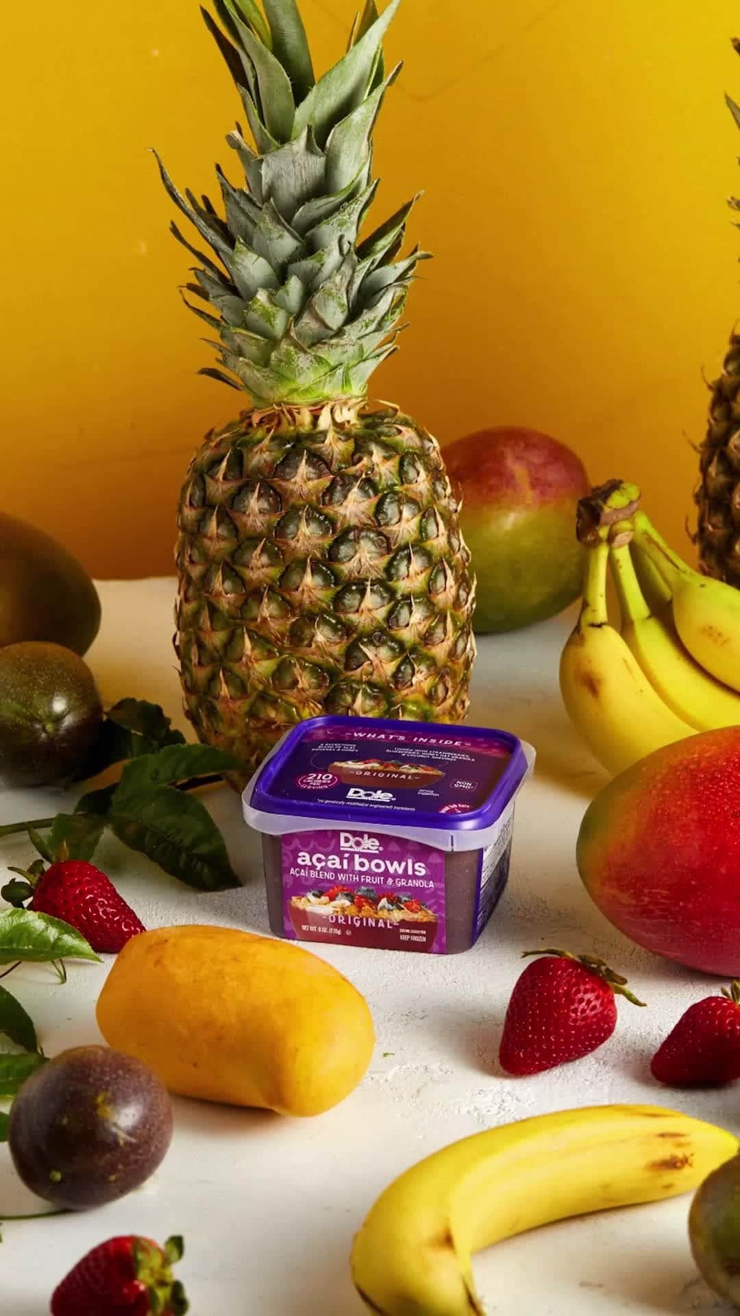 Dole Packaged Foods（ドール）のインスタグラム：「Get ready to dive into delicious and treat your taste buds to an exotic flavor combination! New smoothie bowls are coming soon! 🥭🍓」
