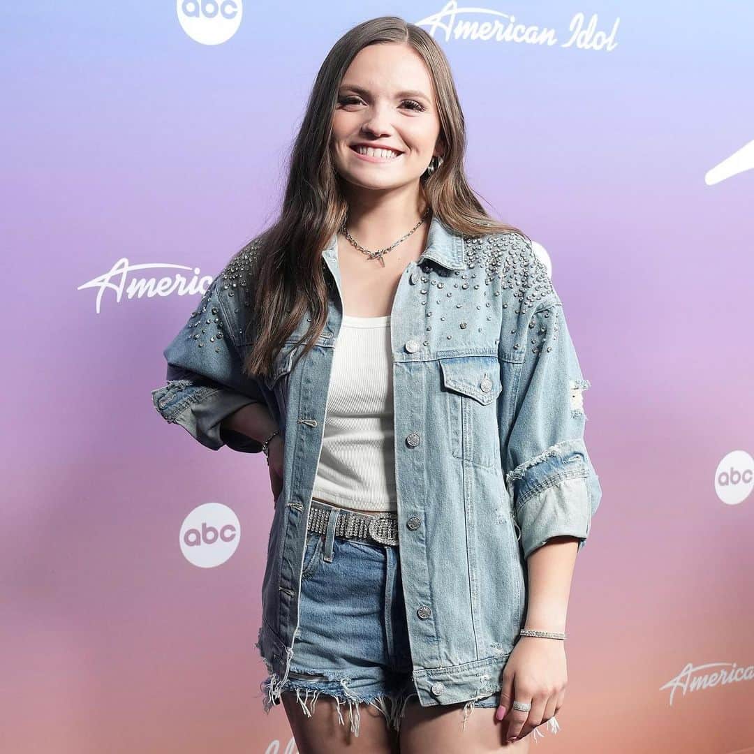 American Idolさんのインスタグラム写真 - (American IdolInstagram)「Making their star turn on IDOL! 🤩📸 Our Top 12 sing again for your votes Sun. + Mon.!!」4月27日 1時16分 - americanidol