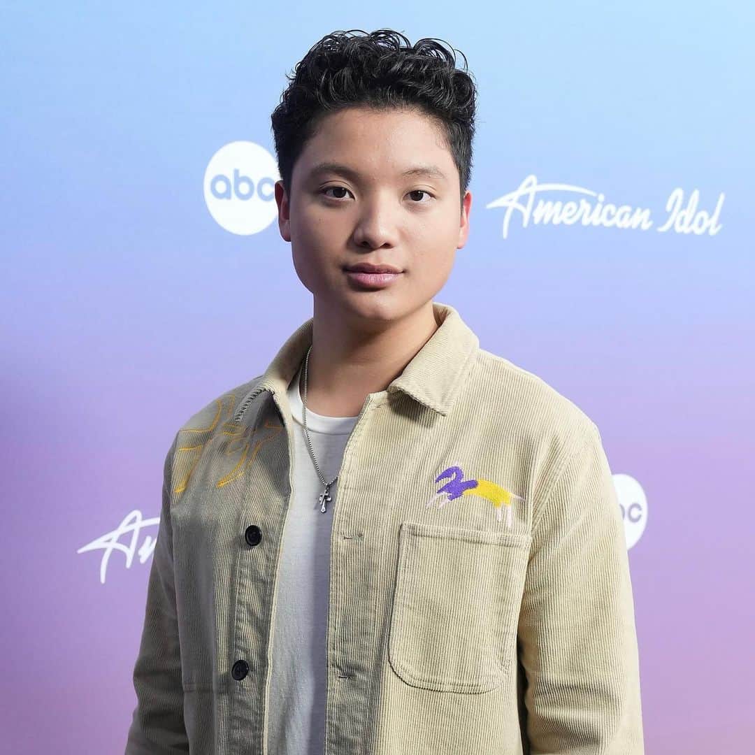 American Idolさんのインスタグラム写真 - (American IdolInstagram)「Making their star turn on IDOL! 🤩📸 Our Top 12 sing again for your votes Sun. + Mon.!!」4月27日 1時16分 - americanidol