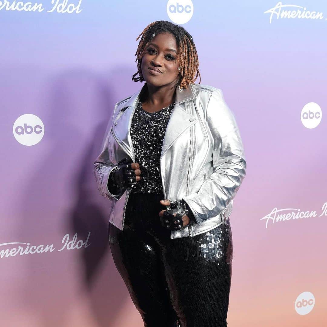American Idolさんのインスタグラム写真 - (American IdolInstagram)「Making their star turn on IDOL! 🤩📸 Our Top 12 sing again for your votes Sun. + Mon.!!」4月27日 1時16分 - americanidol