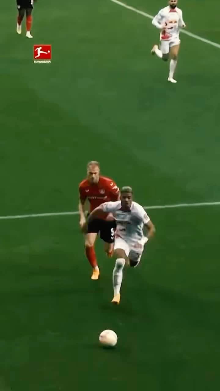 ベンジャミン・ヘンリックスのインスタグラム：「What a nasty McGeady Spin! @bennyhenrichs 🤯」