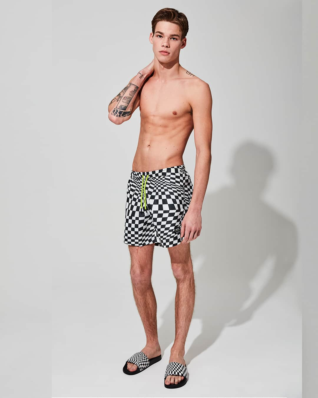 ウィーエスシーのインスタグラム：「Stay stylish at the beach or pool this season with our Zack Aop Swim Trunks. Crafted to last, with a full lining and all-over print, these 5" swim trunks are comfortable and durable. Enjoy a worry-free day in the sun, and look good while doing it ☀️  Spring/Summer 2023 is available now worldwide at WeSC.com 🌐 • • • • • • #wesc #wesc1999 #wearethesuperlativeconspiracy #streetwear #hypebeast #hypebeaststyle #highsnobietystyle #highsnobiety #ss23 #springsummer2023」