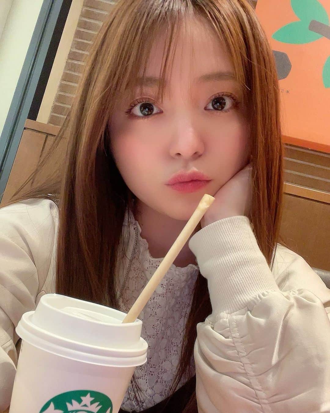 のインスタグラム：「. おぱよん🤍 . 朝ごはん何にしよかなあ( ¨̮ )  . . . #栗原みさ #役者 #ホラ女 #photo #photography #photooftheday #selfie #japanesegirl #horrorfan #instagood #followme」