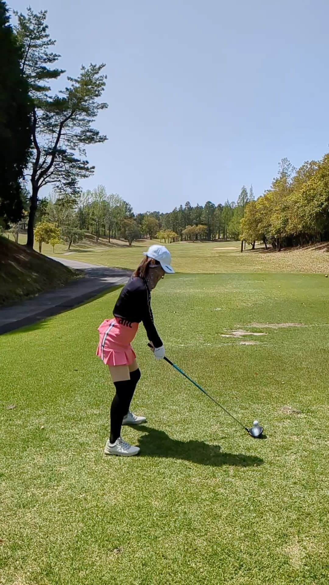 米澤有のインスタグラム：「たまにはslow⛳️🏌️‍♀️⛳️  #golfswing #slowmotion #golfgirl #evrydaygolfing #ゆっくりスイング #ゴルフ #ゴルフスイングスロー」