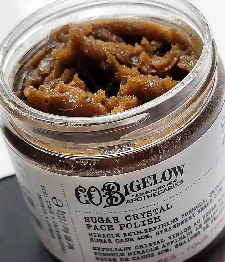 C.O. Bigelowさんのインスタグラム写真 - (C.O. BigelowInstagram)「Get up close and personal with our Sugar Crystal Face Polish. 🔍️👀 Protect your moisture barrier with ultra-refining hydrating sugar, fruit extracts, and gentle strawberry seeds! 🍓⁠ ⁠ 📷️ @sweetpeasnpoppies⁠」4月27日 2時01分 - cobigelow