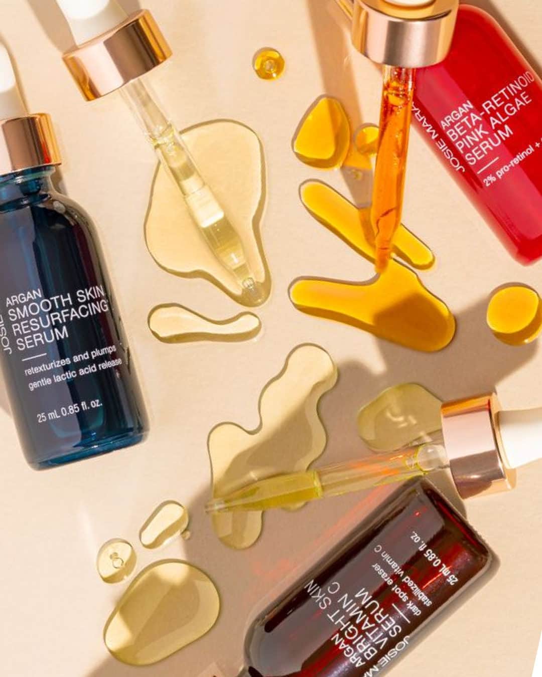 ジョジー・マランのインスタグラム：「Great alone. Better together. As part of your regular skincare ritual, our Argan Power Serum Trio truly does it all, targeting everything from fine lines to hyperpigmentation, dark spots, and texture. Talk about teamwork. 🏆」