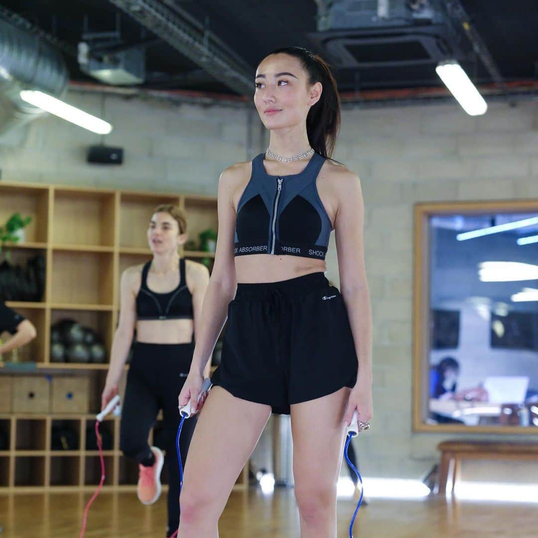 Champion EUさんのインスタグラム写真 - (Champion EUInstagram)「Let's hear it for the girls. 💪 - Champion ambassadors joined @jymp_rope to test out the Champion Shock Absorber sports bra at @lasalledesport.paris.」4月27日 2時01分 - championeurope