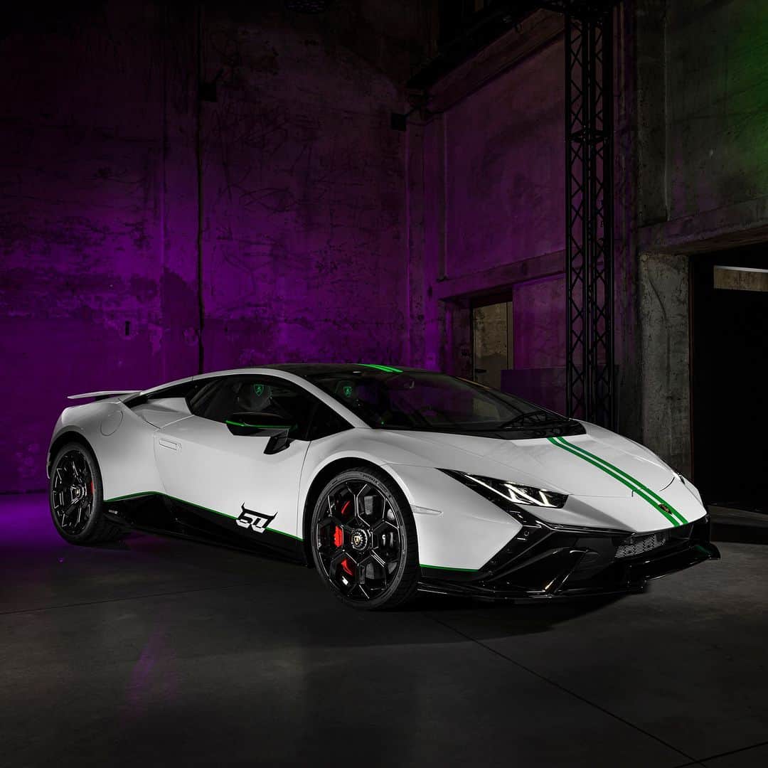 ランボルギーニのインスタグラム：「Milan Design Week was absolutely awesome. First, we unveiled three limited editions of 60 units each, dedicated to the stunning Huracán Tecnica, Huracán STO and Huracán EVO Spyder. Then it was time for our revolutionary masterpiece: Lamborghini Revuelto, which was presented to a select group of clients and media.  During the exhibition's run, we also focused on the processes that Lamborghini Centro Stile, our design center, and the Ad Personam program follow to create original textures and offer the broadest palette for personalization requests. It was an outstanding edition. See you next year.  #Lamborghini #DrivingHumansBeyond __ Huracán Tecnica: fuel consumption combined: 14,5 l/100km (WLTP); CO2-emissions combined: 328 g/km (WLTP)  Huracán STO: fuel consumption combined 13.9 l/100km; CO2-emissions combined 331 g/km (WLTP EU27)  Huracán EVO Spyder: fuel consumption combined 14.2 l/100km; CO2-emissions combined 338 g/km (WLTP EU27)  Revuelto: The vehicle is not yet offered for sale and is therefore not subject to Directive 1999/94/EC. The fuel consumption and emissions data is in the type approval stage」