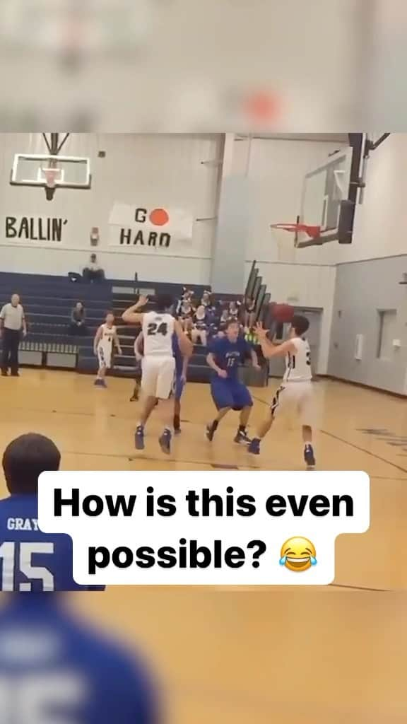 スポーツセンターのインスタグラム：「What a pass 🤣 (via ashlynvandiver/TW)」