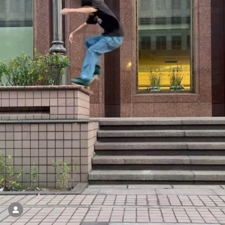 ラカイリミテッドフットウェアのインスタグラム：「@_kyonosuke_ and his homie cruising around Taipei 💨💨💨 #Lakai #TheShoesWeSkate」