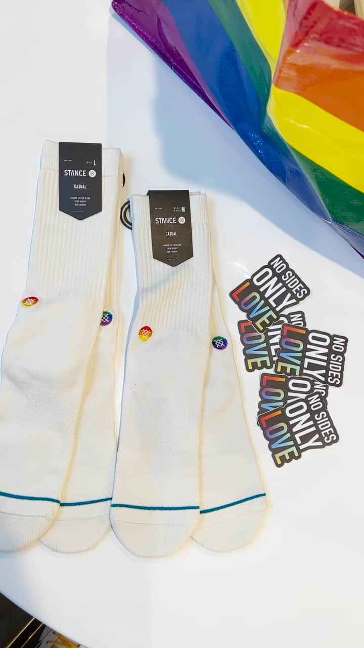 Stanceのインスタグラム：「No Sides, Only Love. 🏳️‍🌈⁠ ⁠ Our friends at @encircletogether have been creating safe spaces for LGBTQ+ youth by providing essential support, tools and resources in the greater Utah area since 2017.⁠ ⁠ In addition to our ongoing donations, we’re proud to be partnering with Encircle on two new socks to help bring further awareness to all of their incredible work. Because we believe in love.⁠ ⁠ #stancesocks #stitcheddifferent #encircleouryouth #stanceserves⁠」