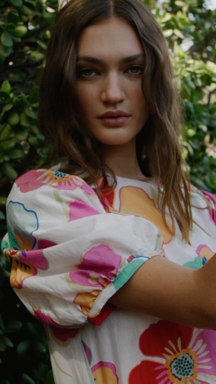 グラハム&スペンサーのインスタグラム：「Light of heart and breezy 🌸Spring Dresses that fit every mood」